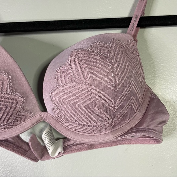 Calvin Klein One Pink Chevron Embossed Patterned Underwire Bra Size 34A - Picture 3 of 8